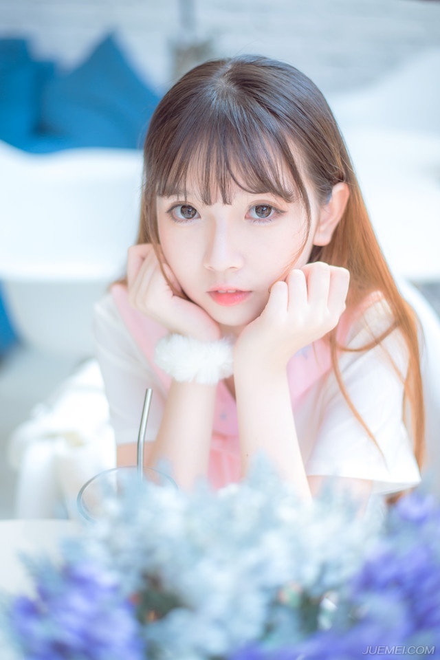 “管家。”刘璝想了想，将管家招来。